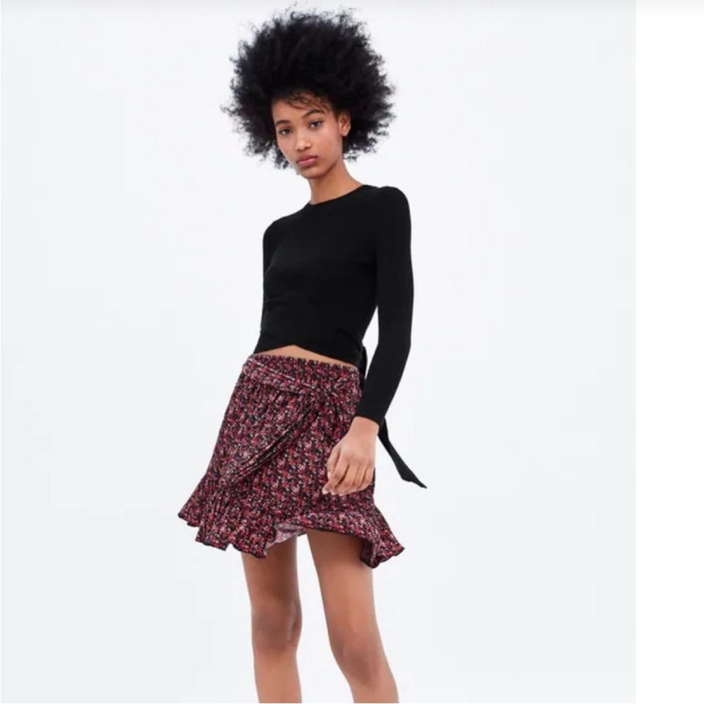 EUC Zara Floral Pleated Mini Skirt (Size:M)